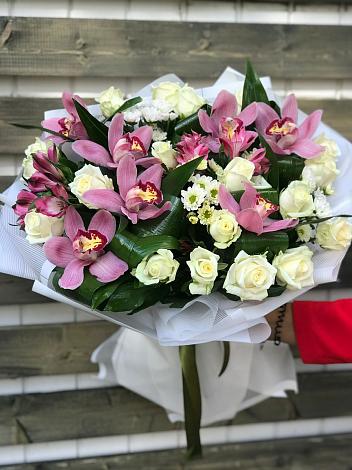 Букет цветов из: Розы и Хризантемы в Андрюках