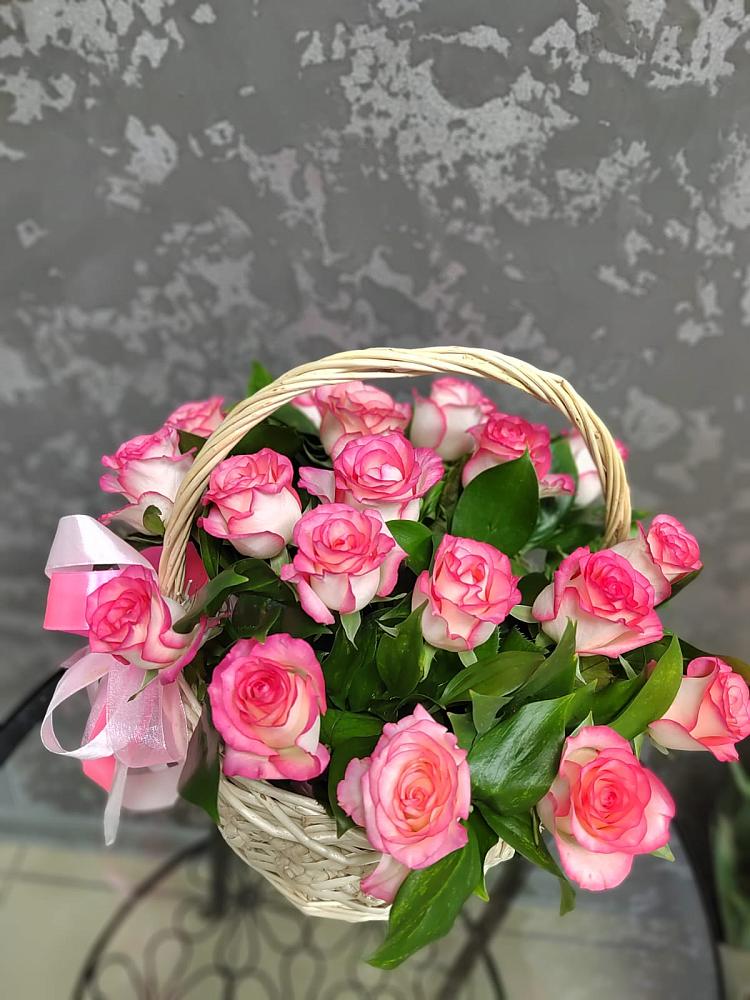 Цветочная композиция из Розы в корзине в Андрюках