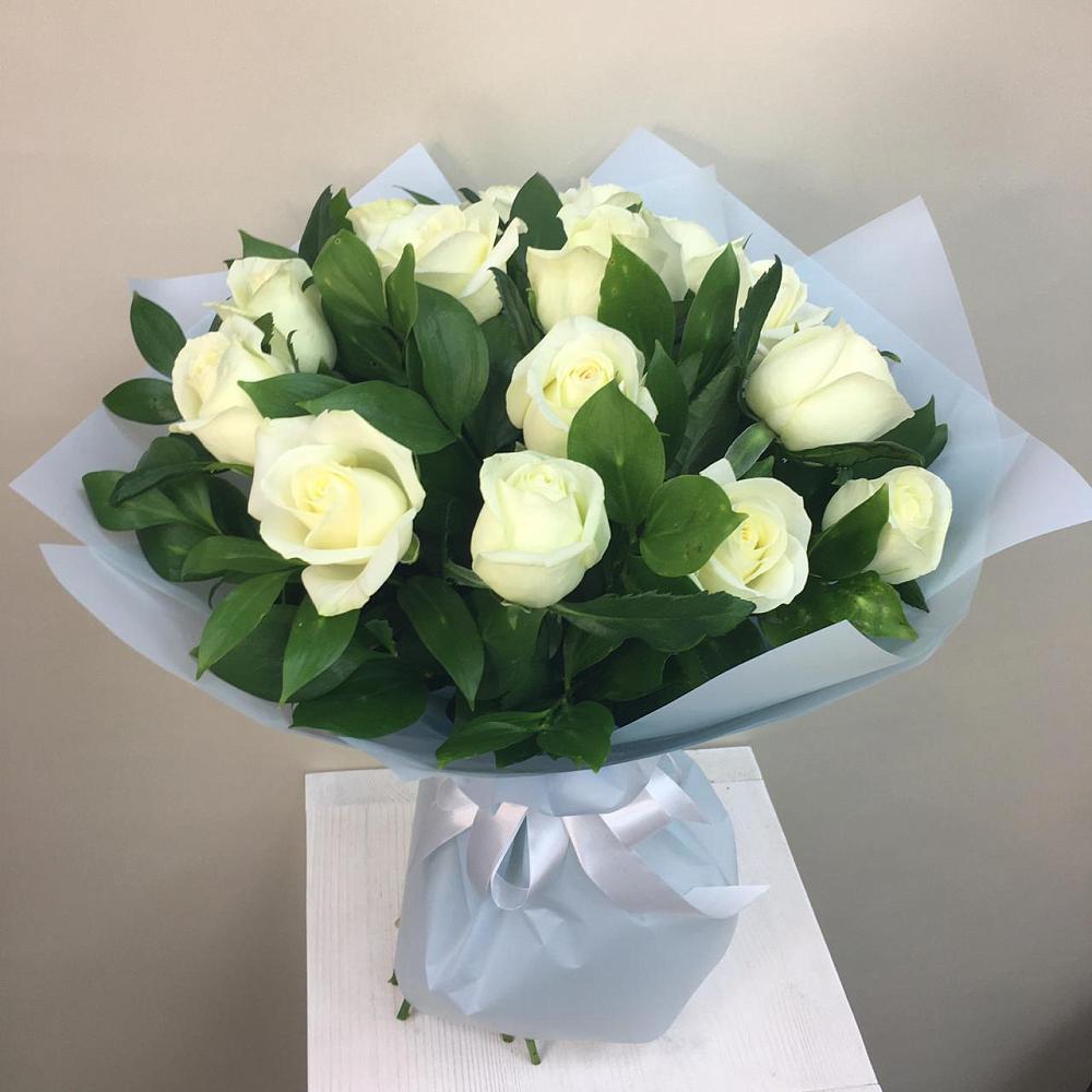 Букет 15 Белых роз Проуд в Андрюках