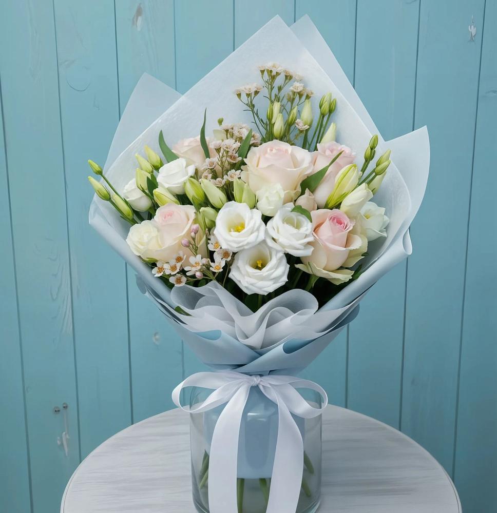 Букет цветов из: Розы и Лизиантусы в Андрюках