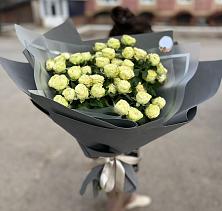 Букет Белые кустовые розы Солинеро в Андрюках