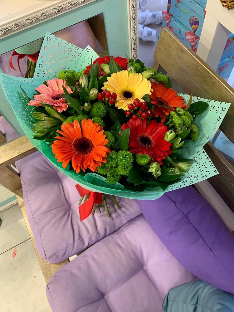 Букет цветов из: Герберы, Хризантемы и Альстромерии в Андрюках