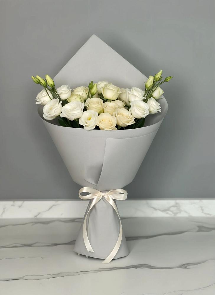 Букет цветов из: Розы и Лизиантусы в Андрюках